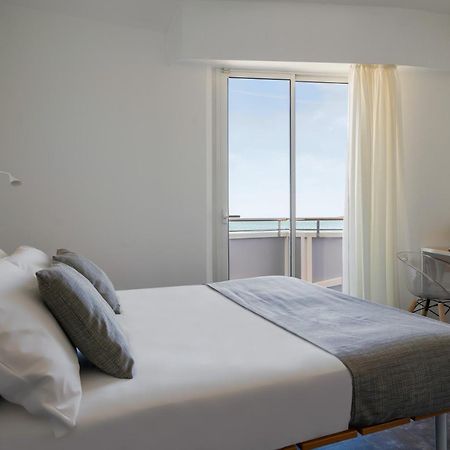 Hotel Rex - Fronte Mare Riccione Extérieur photo