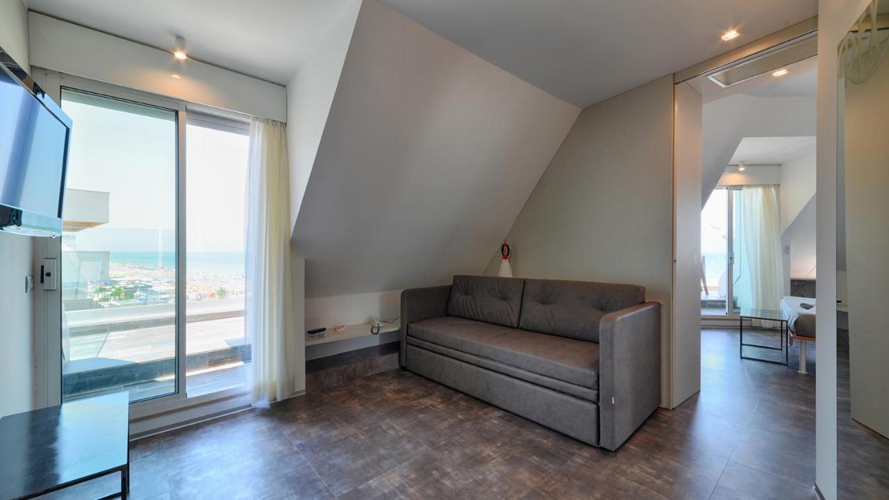Hotel Rex - Fronte Mare Riccione Extérieur photo
