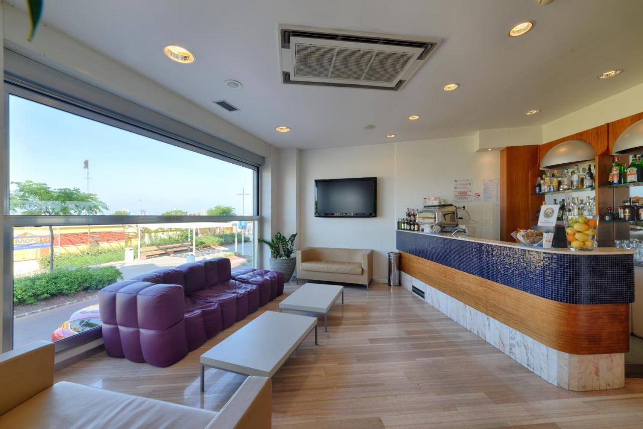 Hotel Rex - Fronte Mare Riccione Extérieur photo