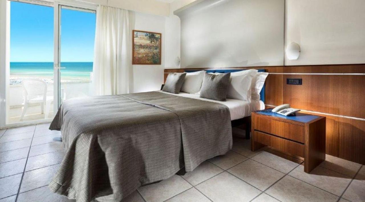 Hotel Rex - Fronte Mare Riccione Extérieur photo