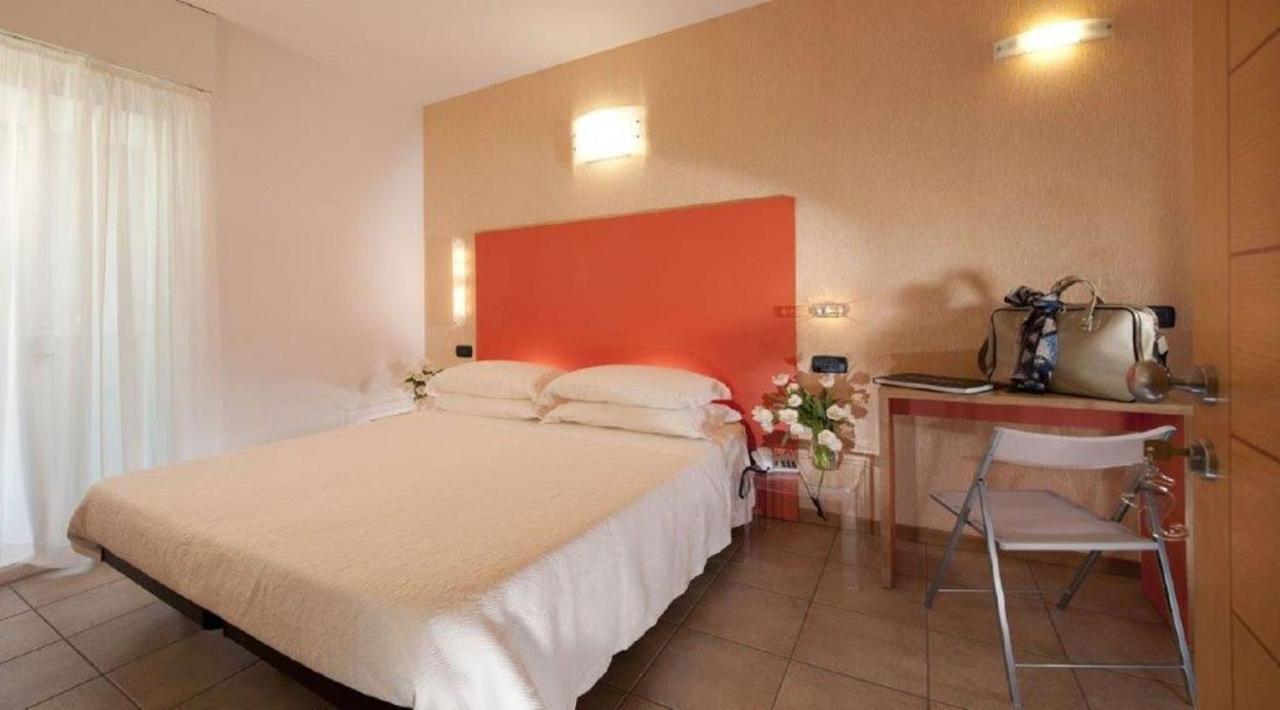 Hotel Rex - Fronte Mare Riccione Extérieur photo