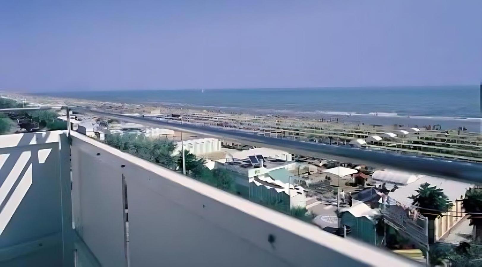Hotel Rex - Fronte Mare Riccione Extérieur photo